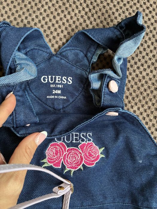 Сукман Guess за 2 години