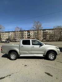 продам Toyota HILUX, 2013 года, покупалась в салоне, один хозяин