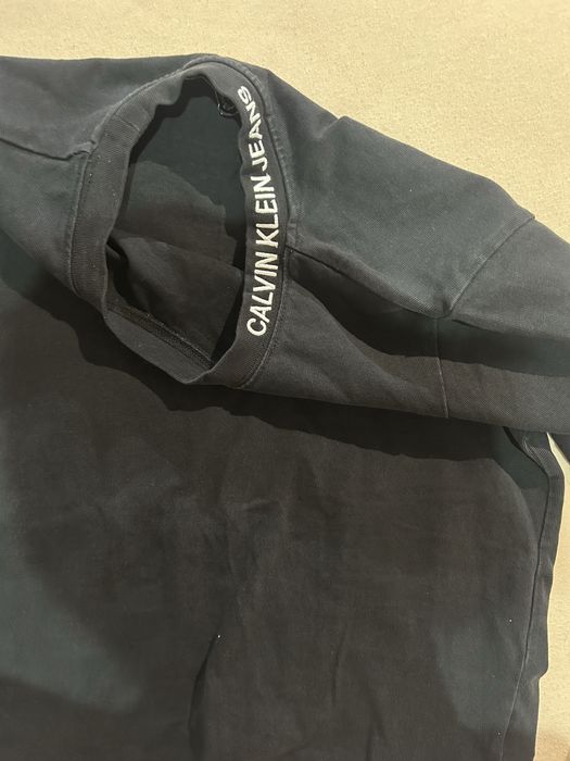 Блуза на Calvin Klein размер М но става и за С