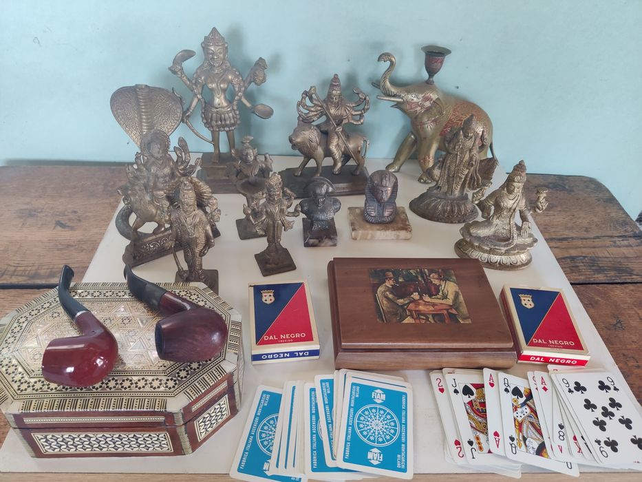 Statuete bronz/carti joc