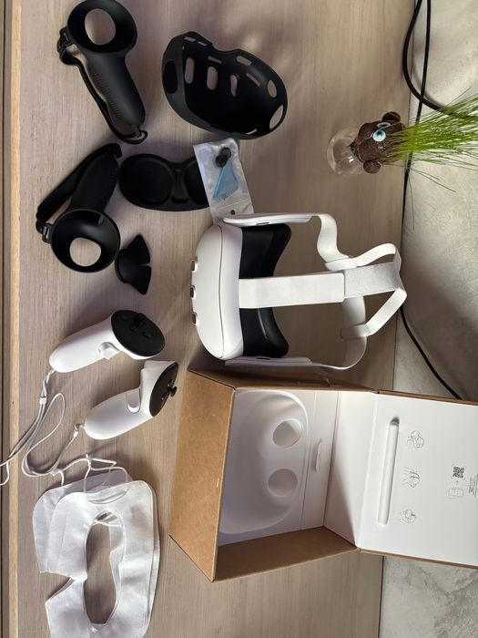 VR Oculus Meta Quest 3, 128GB - in garanție - ca NOU