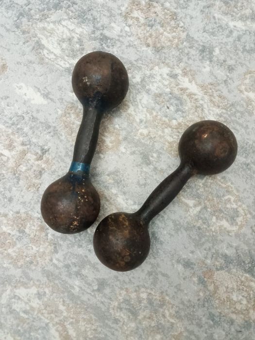Продам гантели 5 кг