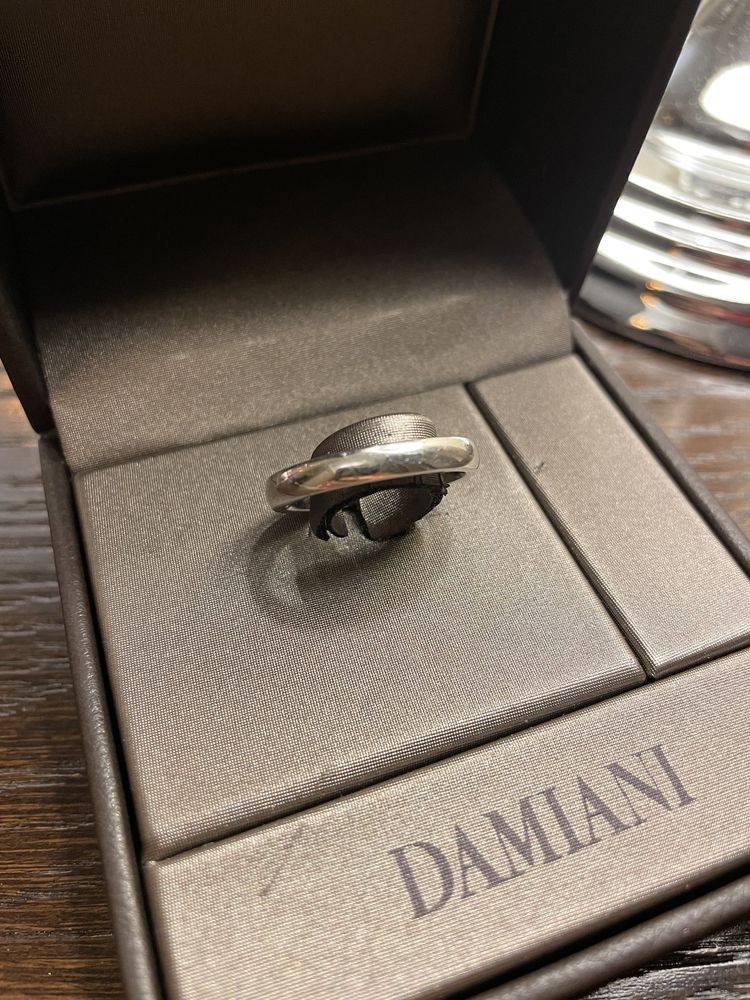 Продам мужское обручальное  кольцо DAMIANI