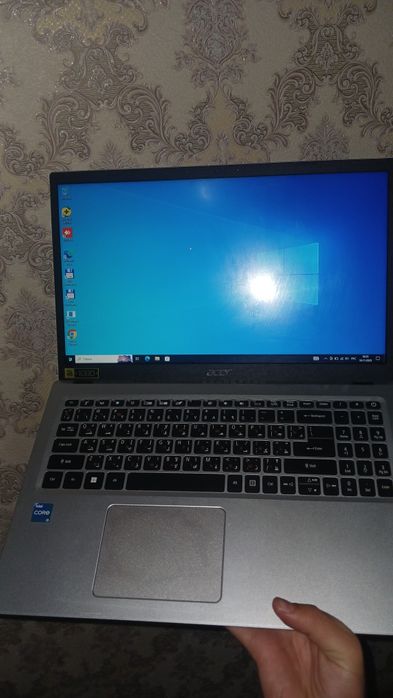 Продаётся ноутбук acer срочно !!!