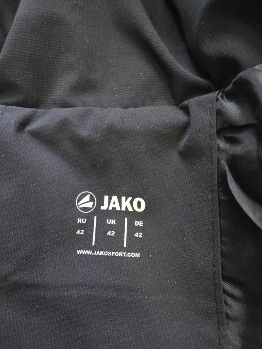 Продается футбольн спорт куртка на мальчика "Бунедкор" 42 размер.Новая