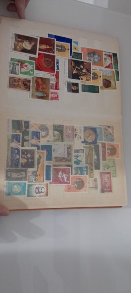 Album de timbre. (Stamp Album)