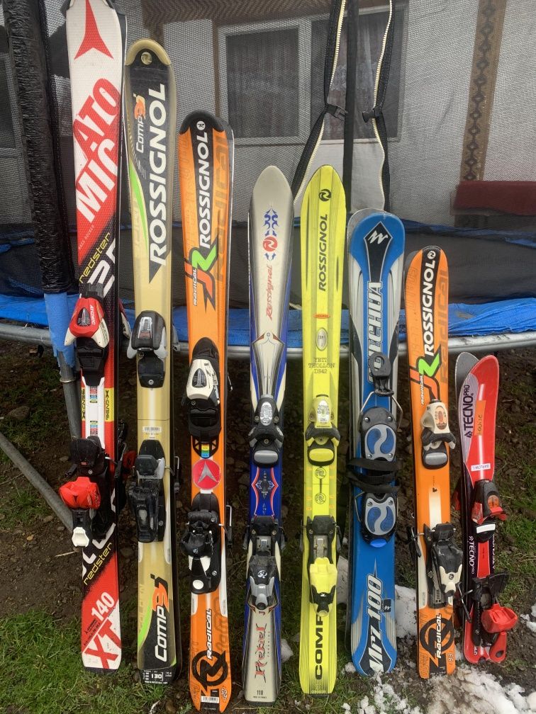 Articole sport pe zăpadă.