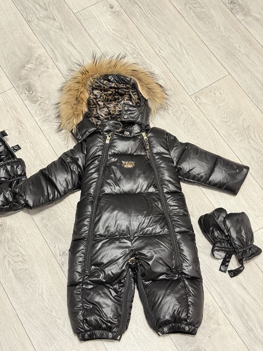 Продам новый зимний детский комбинезон