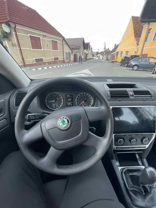 Vând Skoda Octavia