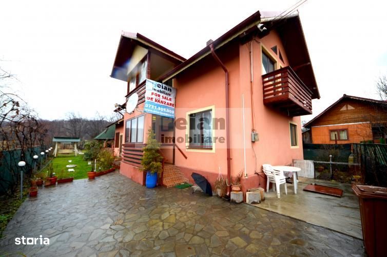 Cheia, Maneciu Pamanteni - Vila 2009, 250mp, 5 Camere, 1300mp Teren