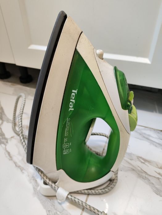 Утюг Тефаль в рабочем состоянии
