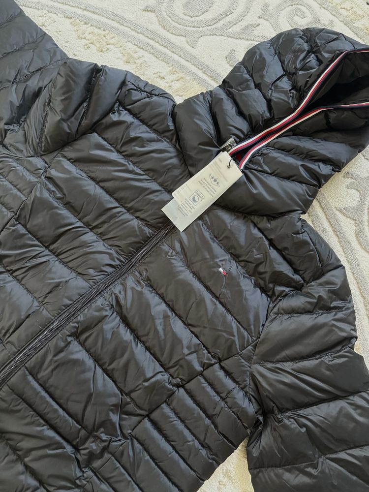 Продам новую куртку Tommy Hilfiger