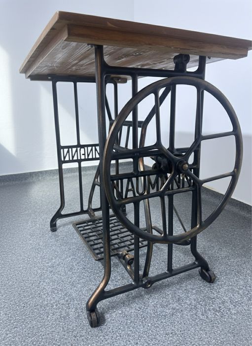 Mese de cusut Singer & Naumann recondiționate (vintaje, cu blat masiv