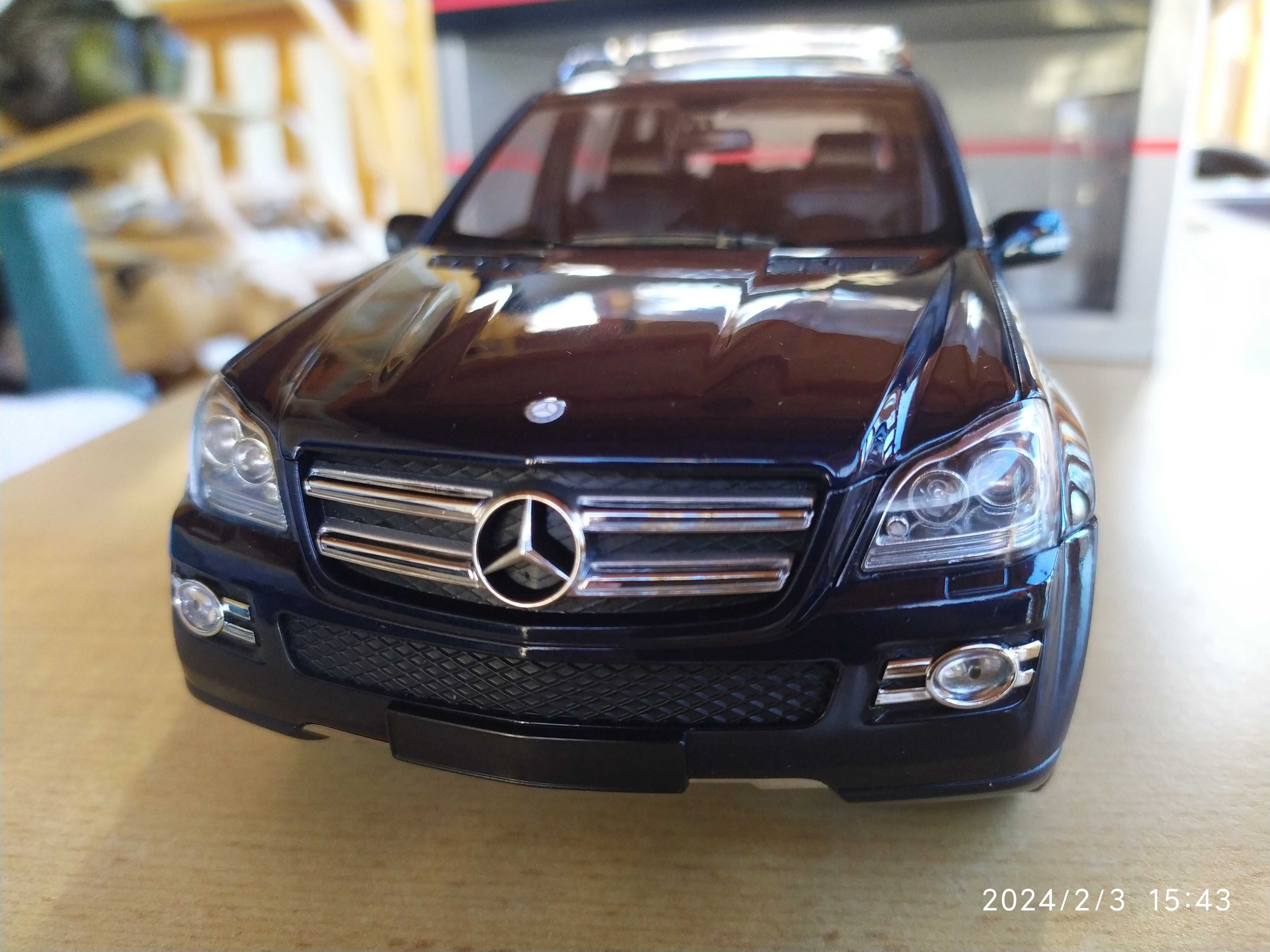 1:18 Метален модел на Mercedes-Benz GL-Klasse 2006 - Minichamps