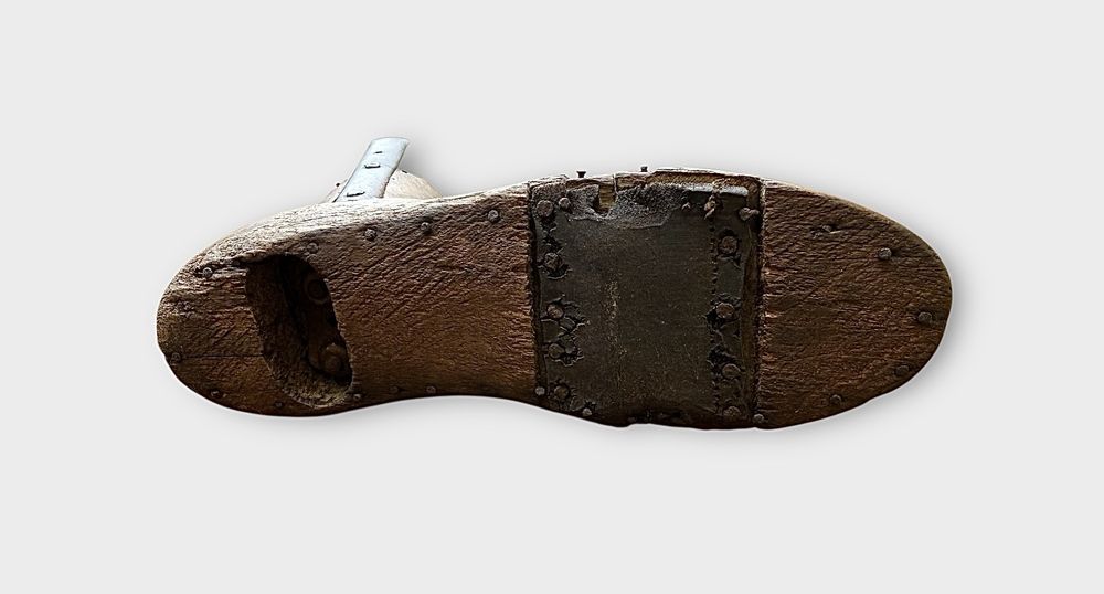 Proteza picior lemn cu articulatii metalice anii 20’