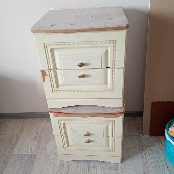 Тумба прикроватная