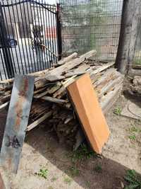 Donez lemne din demolare