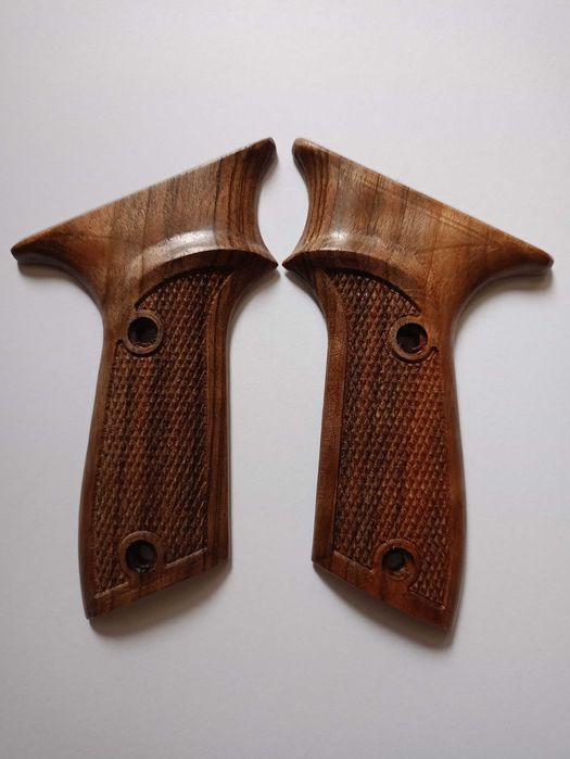 Орехови чирени за пистолет Марго.