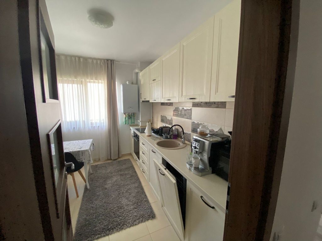 Vand apartament cu 3 camere