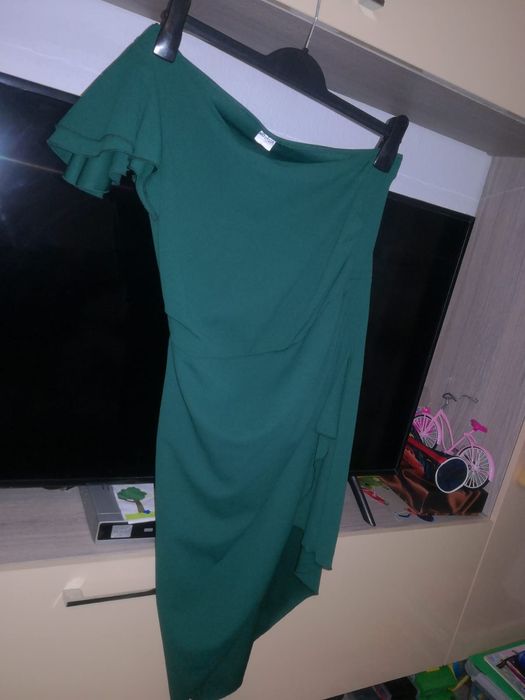 Rochie ocazie mărimea L in stare foarte buna