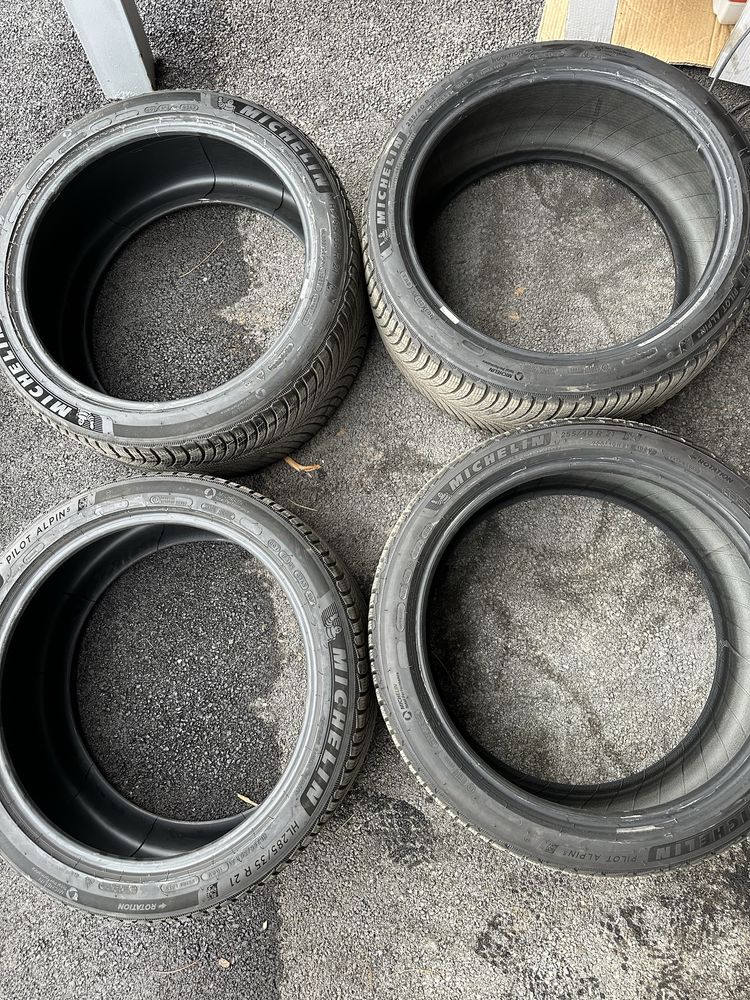 Продавам зимни  гуми спорт пакет  Michelin Pilot Alpin 5 285/35/21