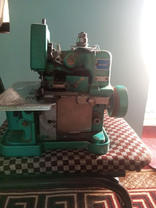 averlok tikuv mashinkasi