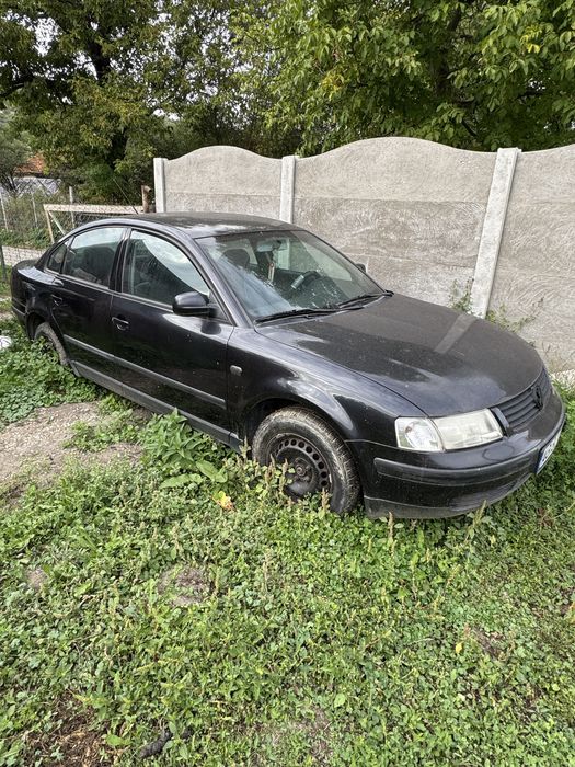 Vând Volkswagen Passat