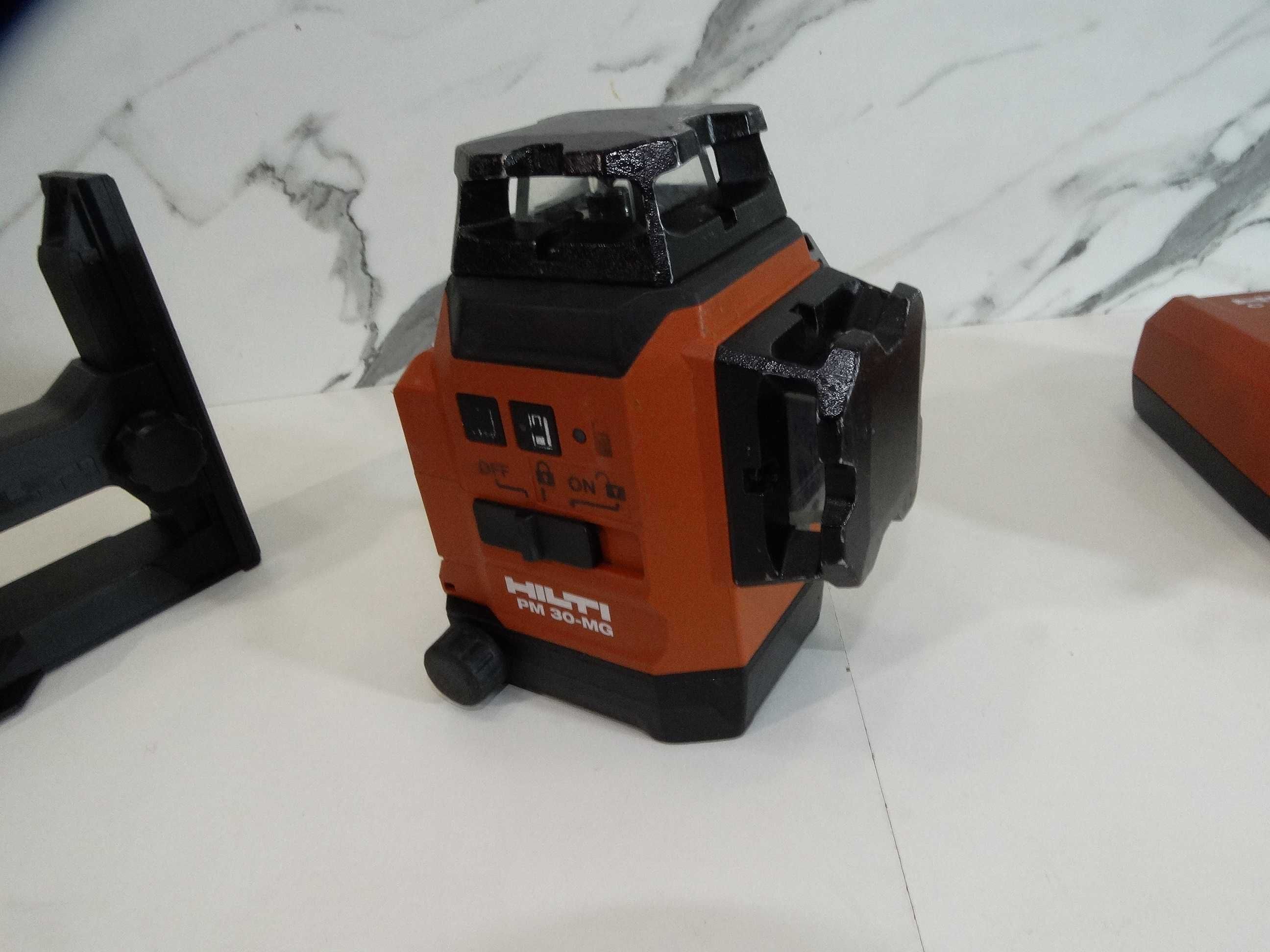 Hilti PM 30 MG - 3D Линеен лазерен нивелир