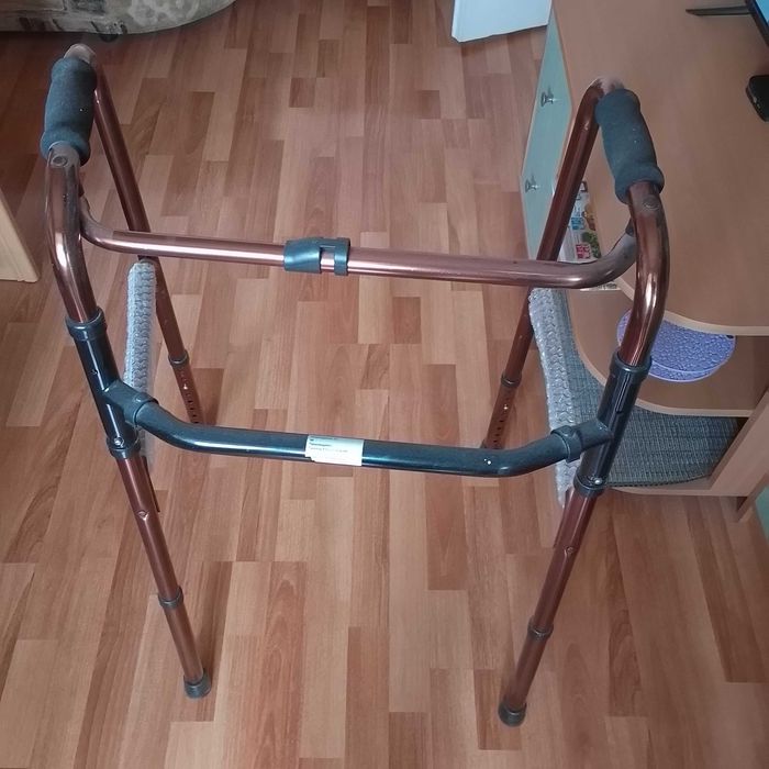 Проходилка за възрастни