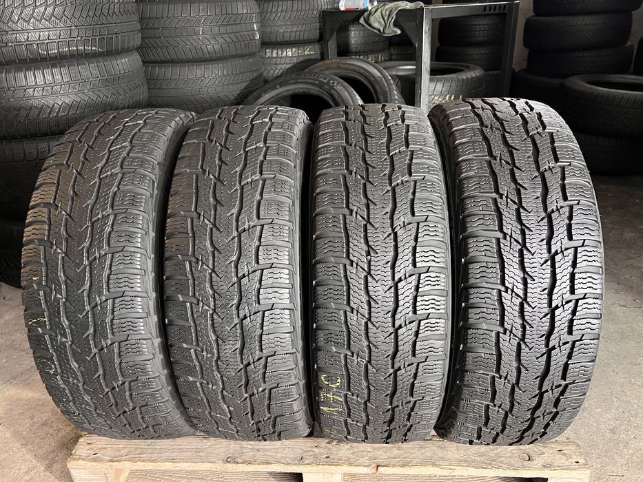 4 anvelope iarna 215/60/17 c , nokian , 7 mm