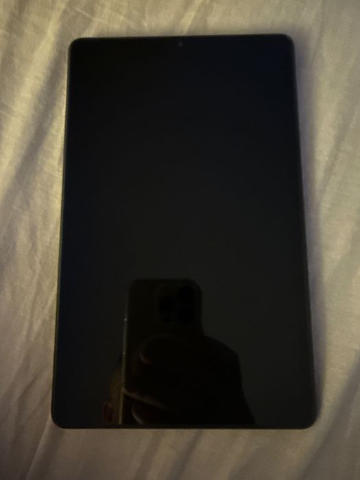 Vând tabletă Lenovo