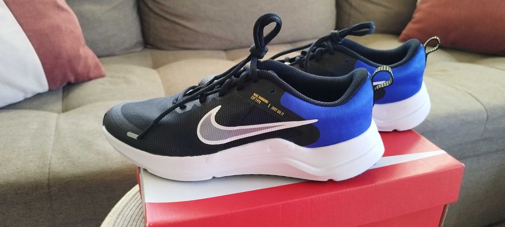 Нови маратонки NIKE DOWNSHIFTER 12, размер 38.5