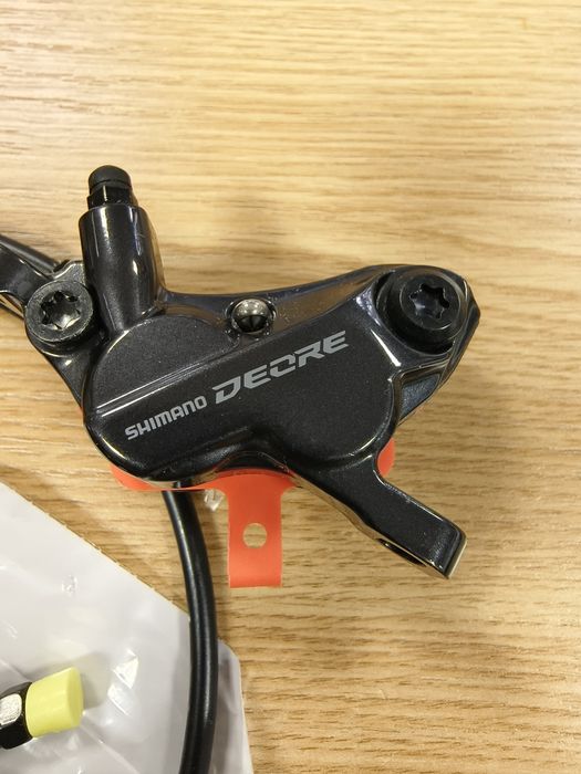 Спирачка предна Shimano Deore BL-M6100/6120 маркуч 950мм Четирибутална