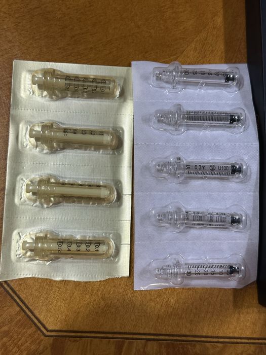 Hyaluron pen + fiole rezerve