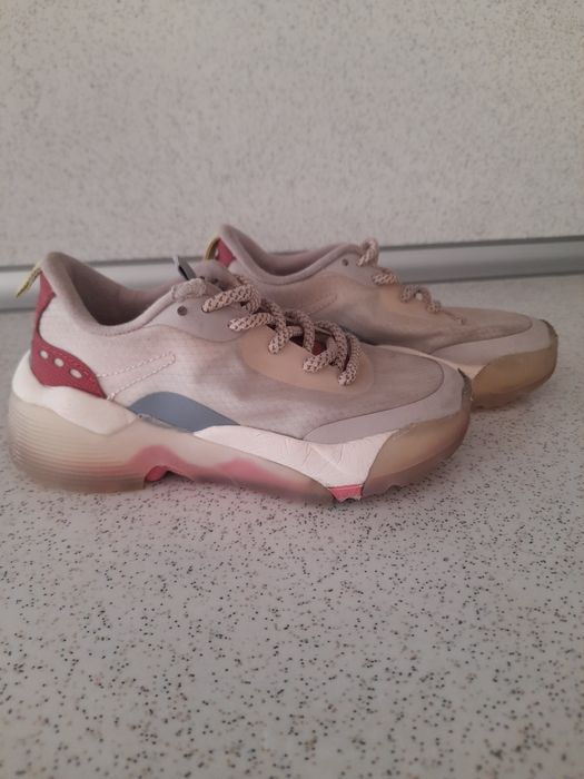 Спортни обувки Зара