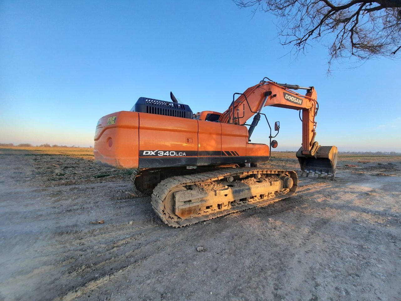 Услуг Экскаватор 340 Гусеничный Спецтехника Ковша 2 куб DOOSAN 340