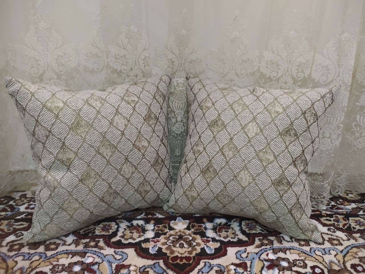Декоративные подушки и сидушки в наличии и на заказ