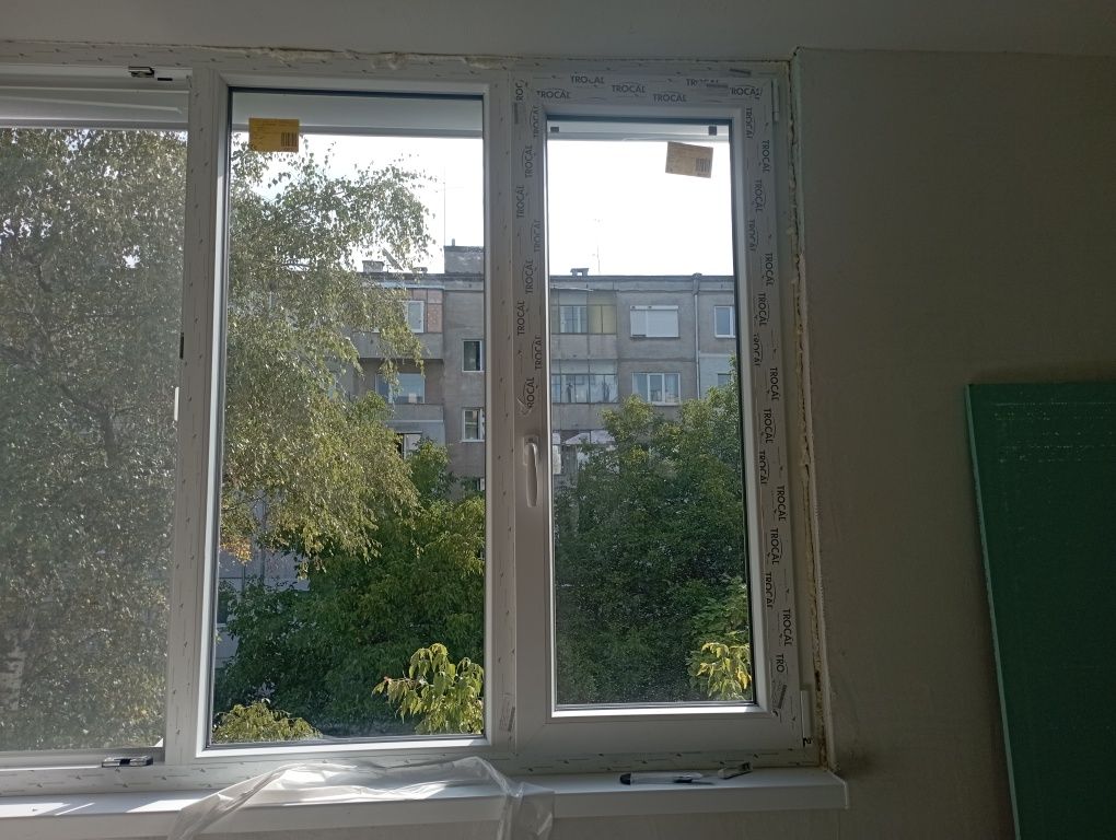 Почистване и миене на прозорци  и дограми