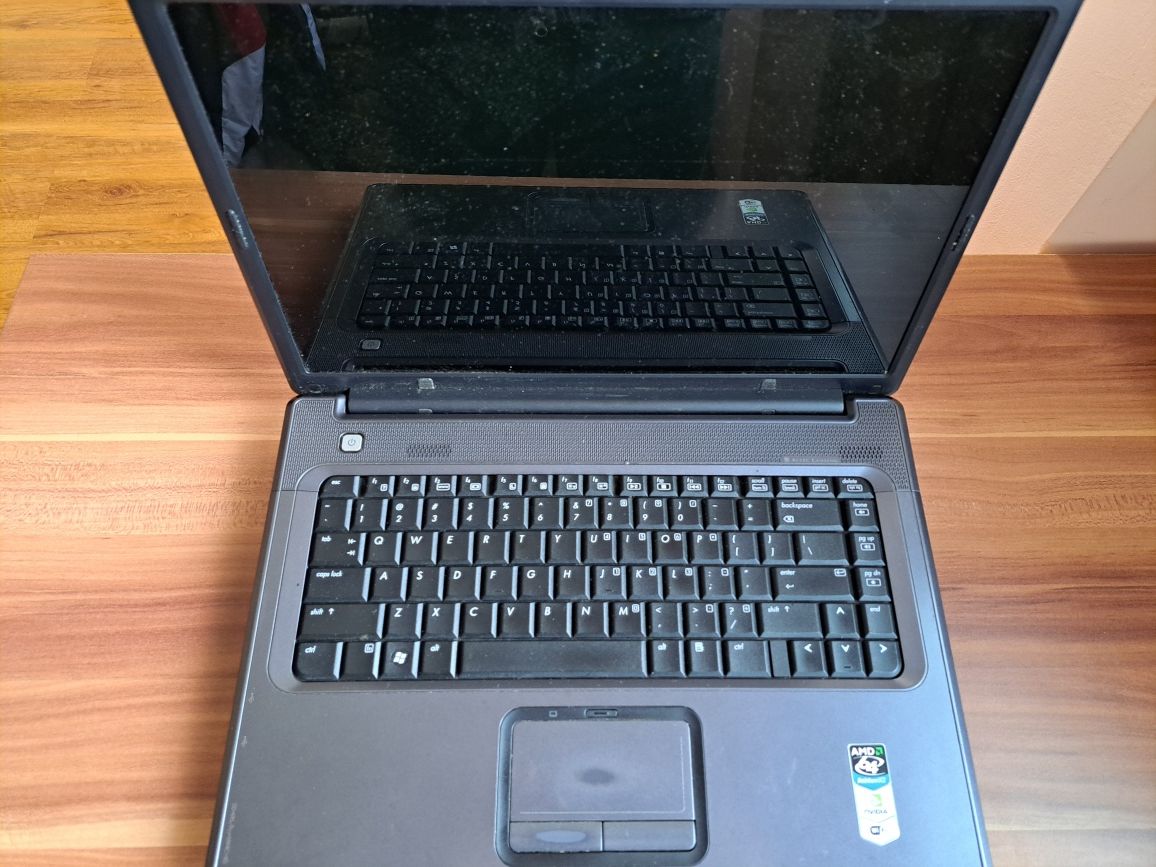 Laptop Compaq presario F700