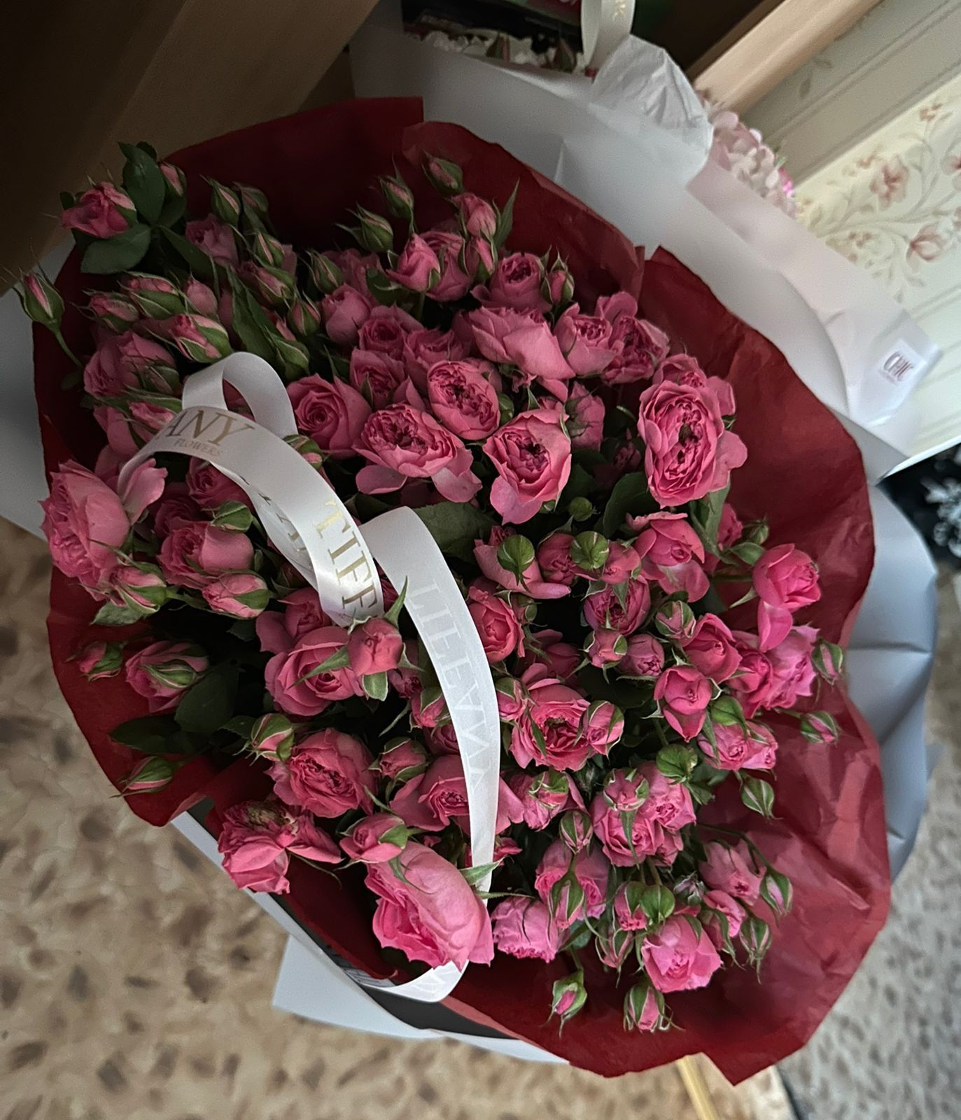 Пышные свежие букеты
