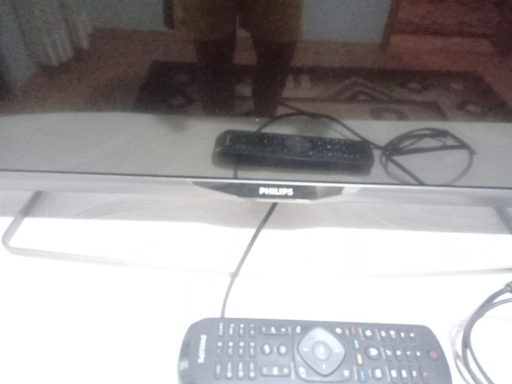 Philips smart 42"телевизор