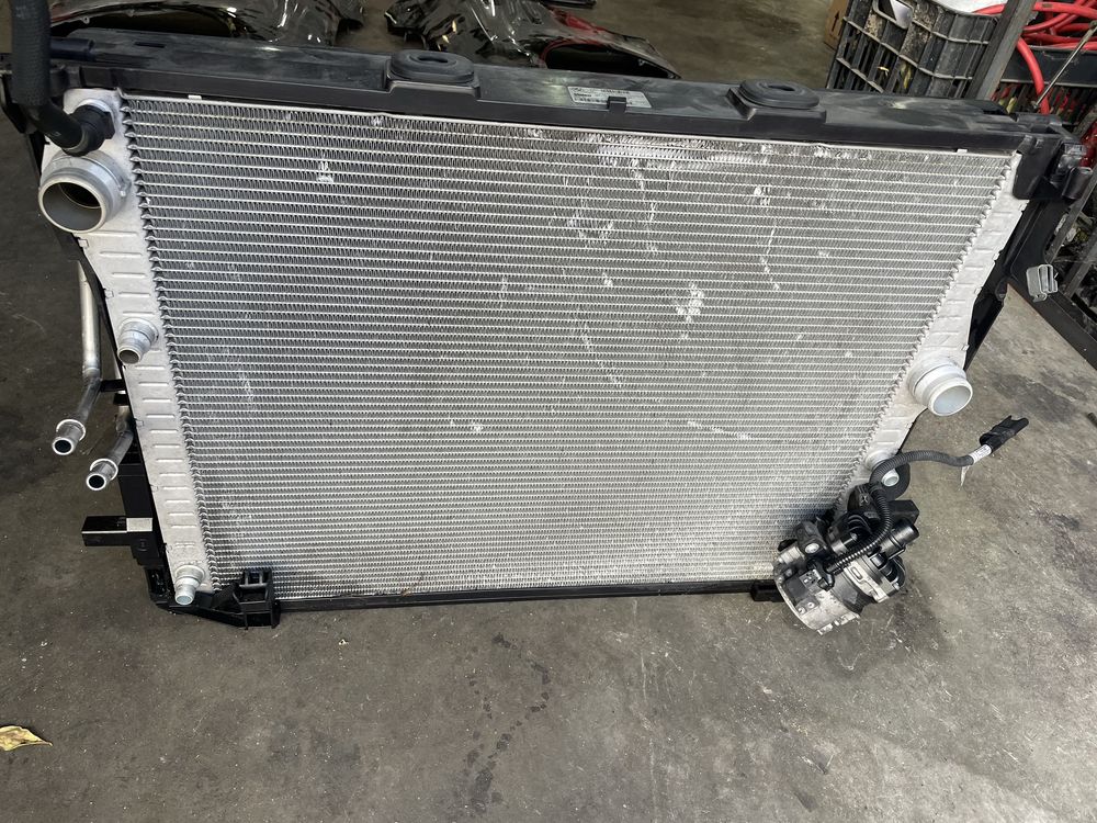 Радиатори БМВ Ф10/ Ф11, М550д, 381кс (radiatori bmw m50d)