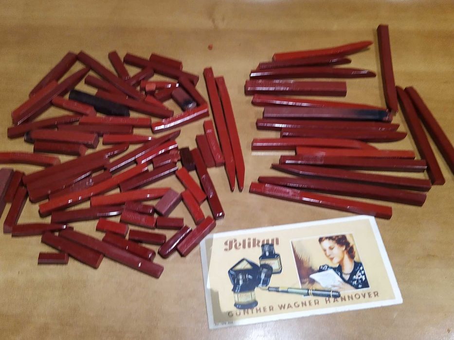 Голям лот червен восък за печат PELIKAN, 1940-те год.