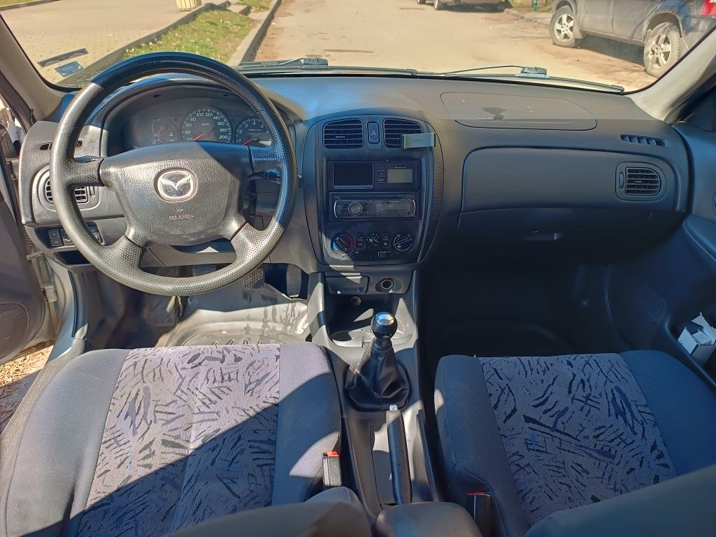 Продавам Мазда 322f