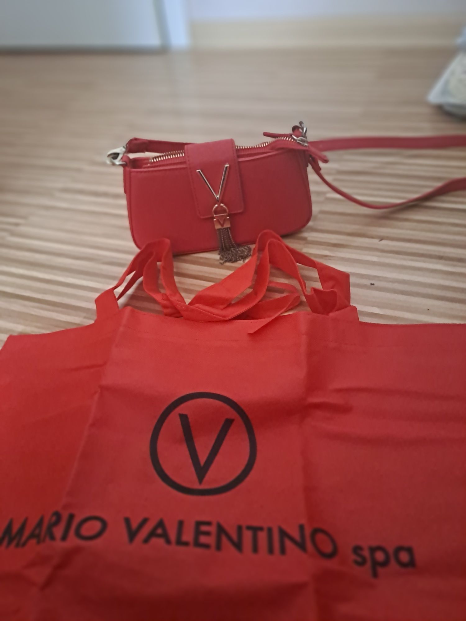 Малка червена чанта Mario Valentino