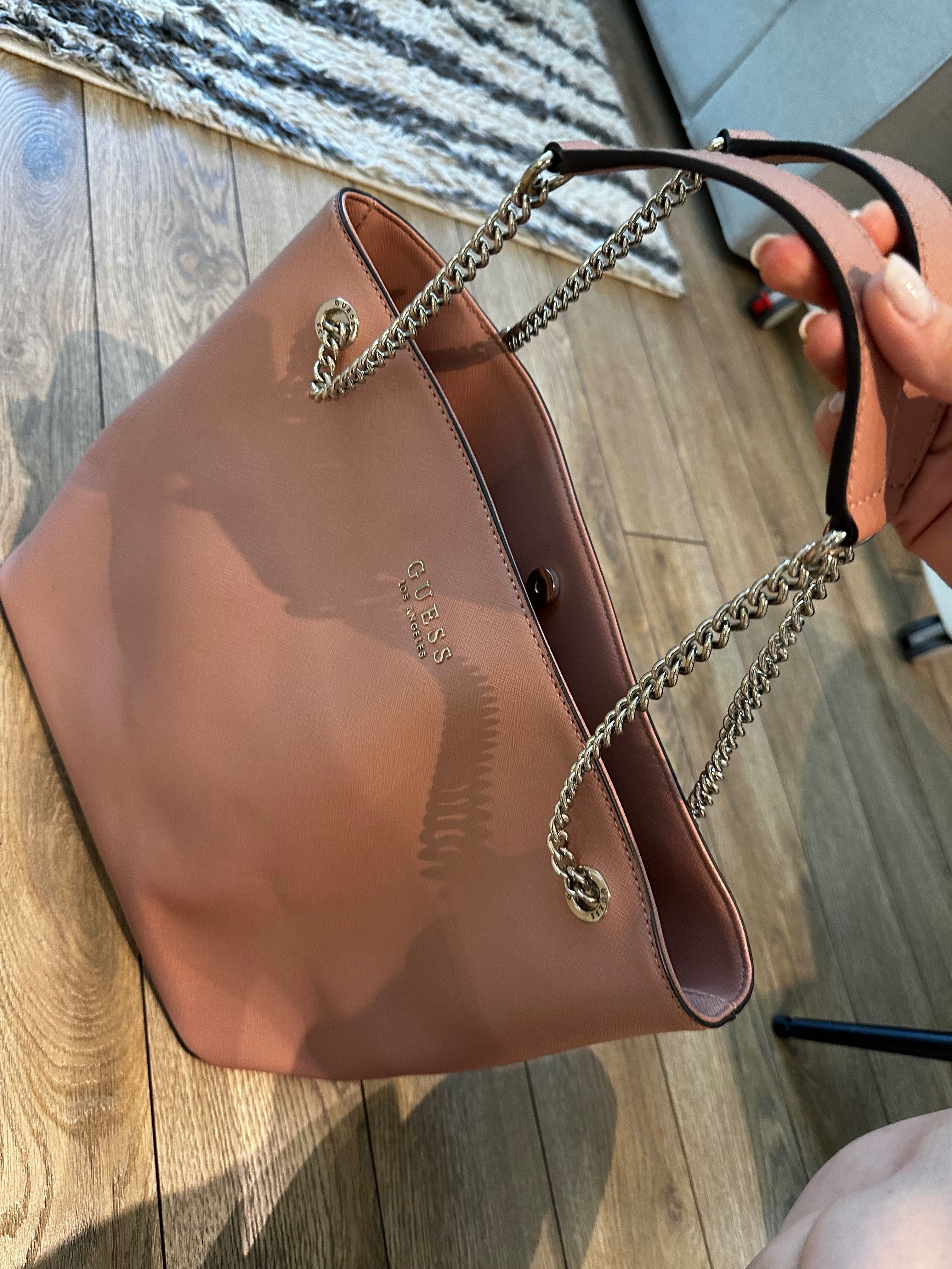 Голяма оригинална чанта Guess цвят пудра
