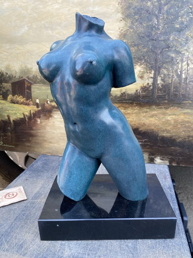 Sculptura nud femeie - bronz cu soclu de marmura neagra (semnata)