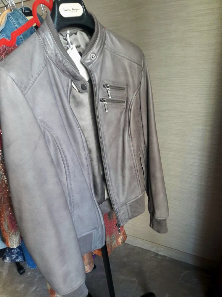 Geaca din piele Jilani Collection Germania, măsura XS.