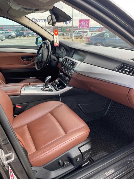 BMW F10 520D/M Paket/Soft-Close/Head-up-display/Webasto