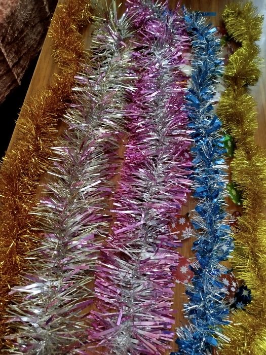 Елки новогодние, мишура елочная